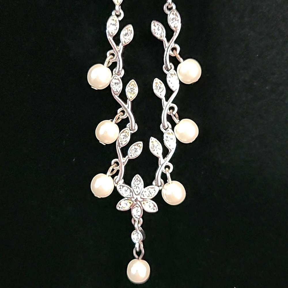 Fashion jewelry - faux pearl necklace